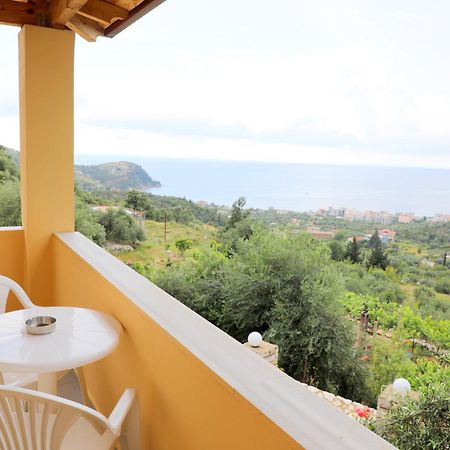 Nefeli'S Apartment Himare Exterior foto