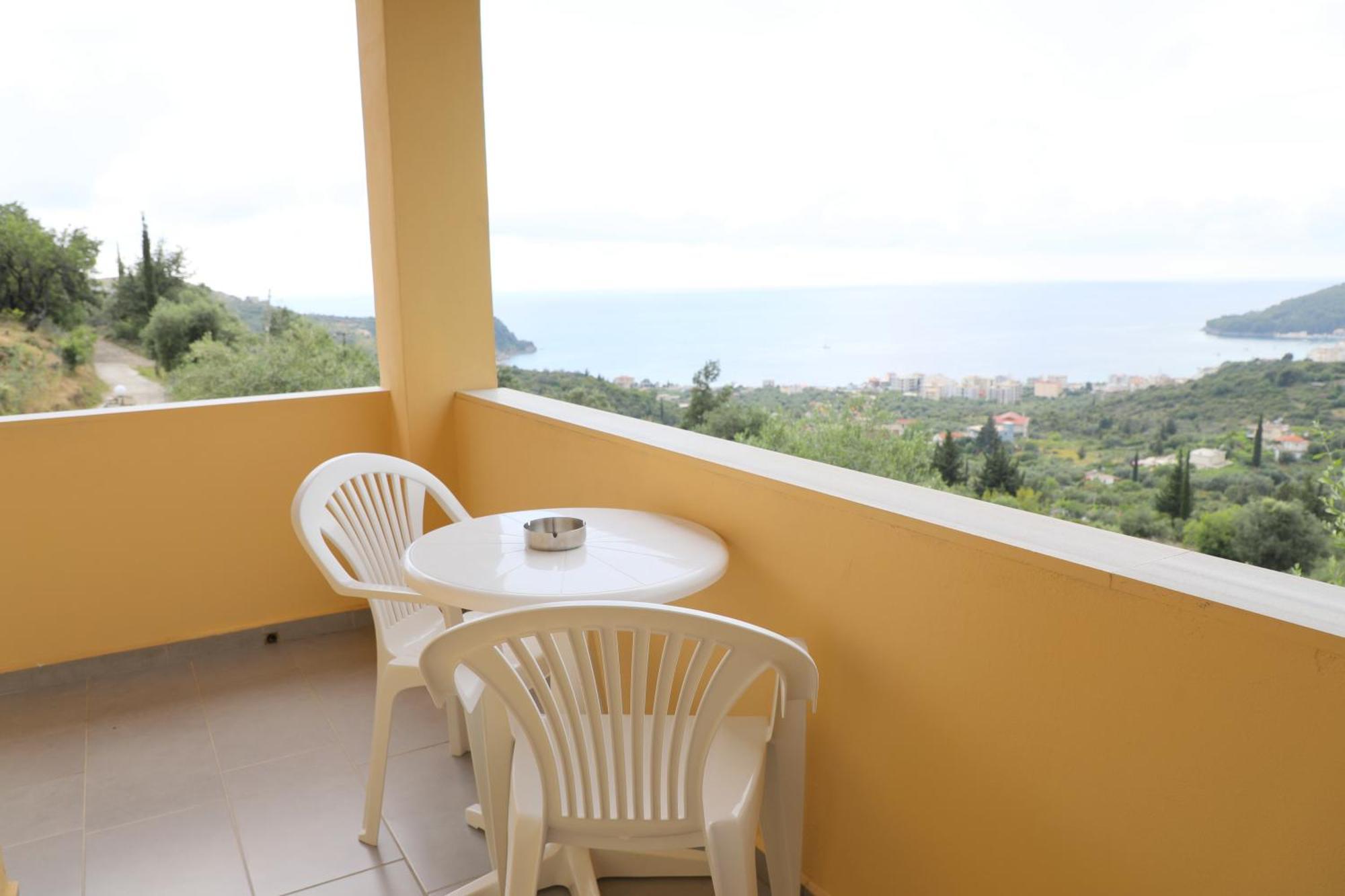 Nefeli'S Apartment Himare Exterior foto
