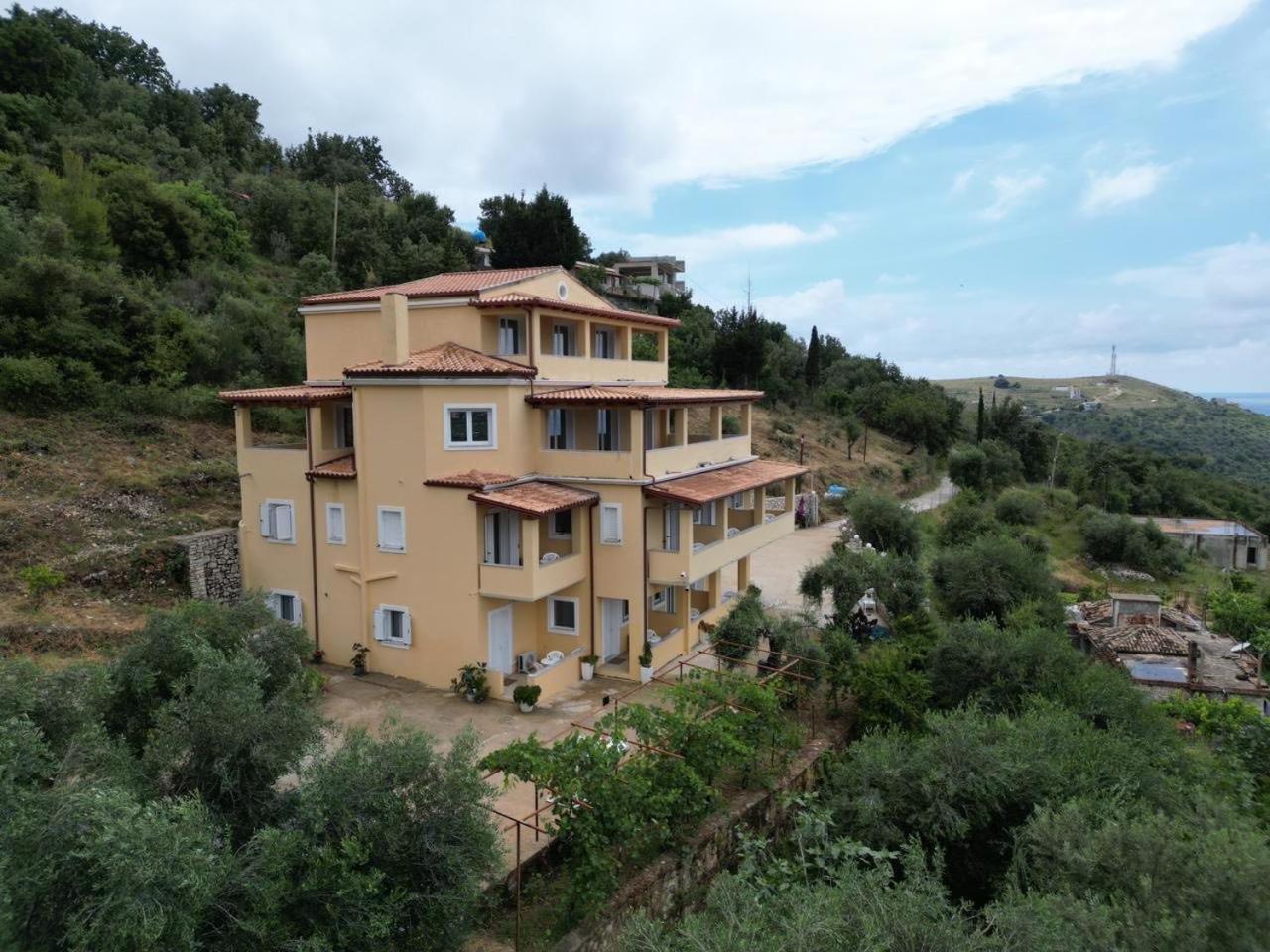 Nefeli'S Apartment Himare Exterior foto