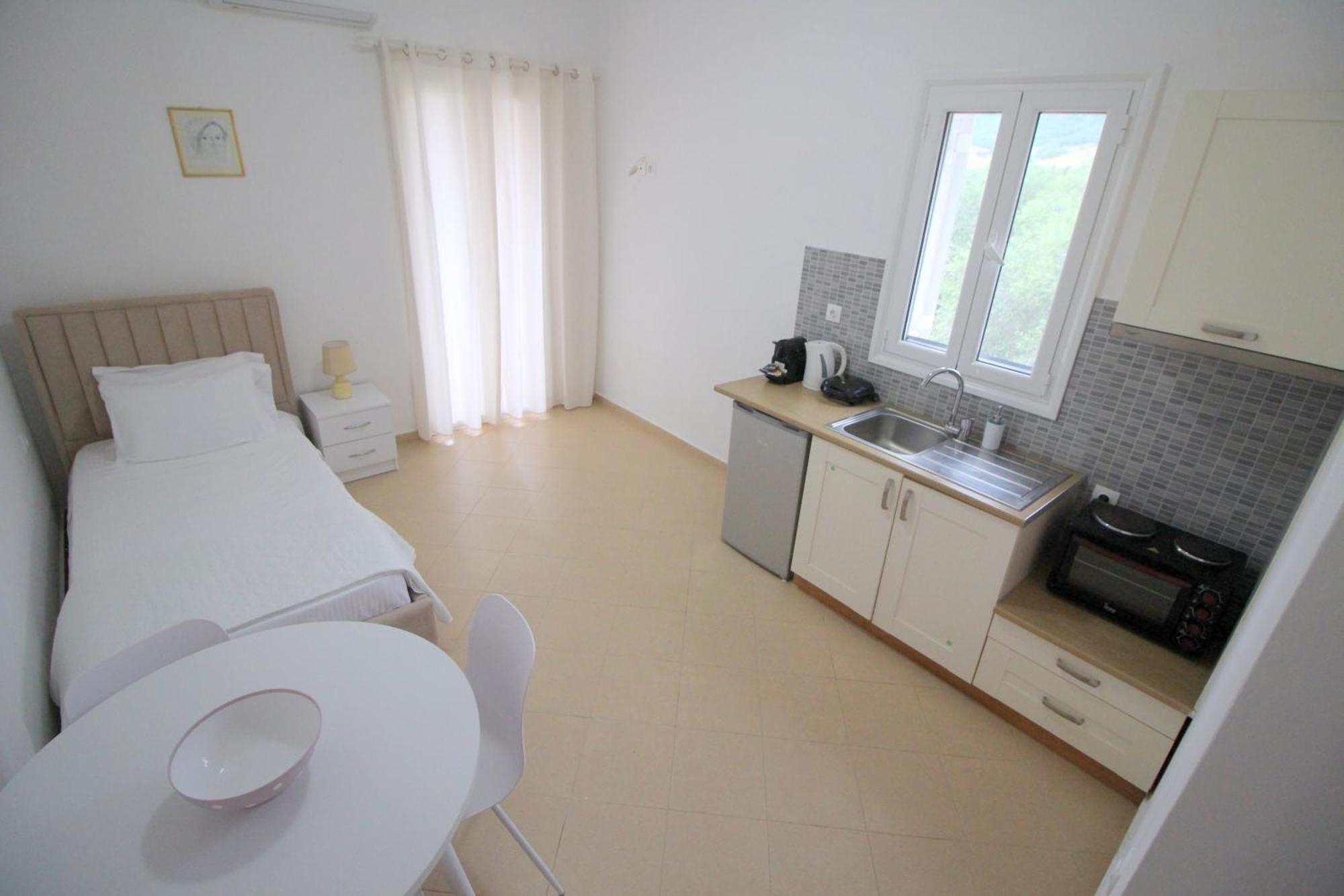Nefeli'S Apartment Himare Exterior foto