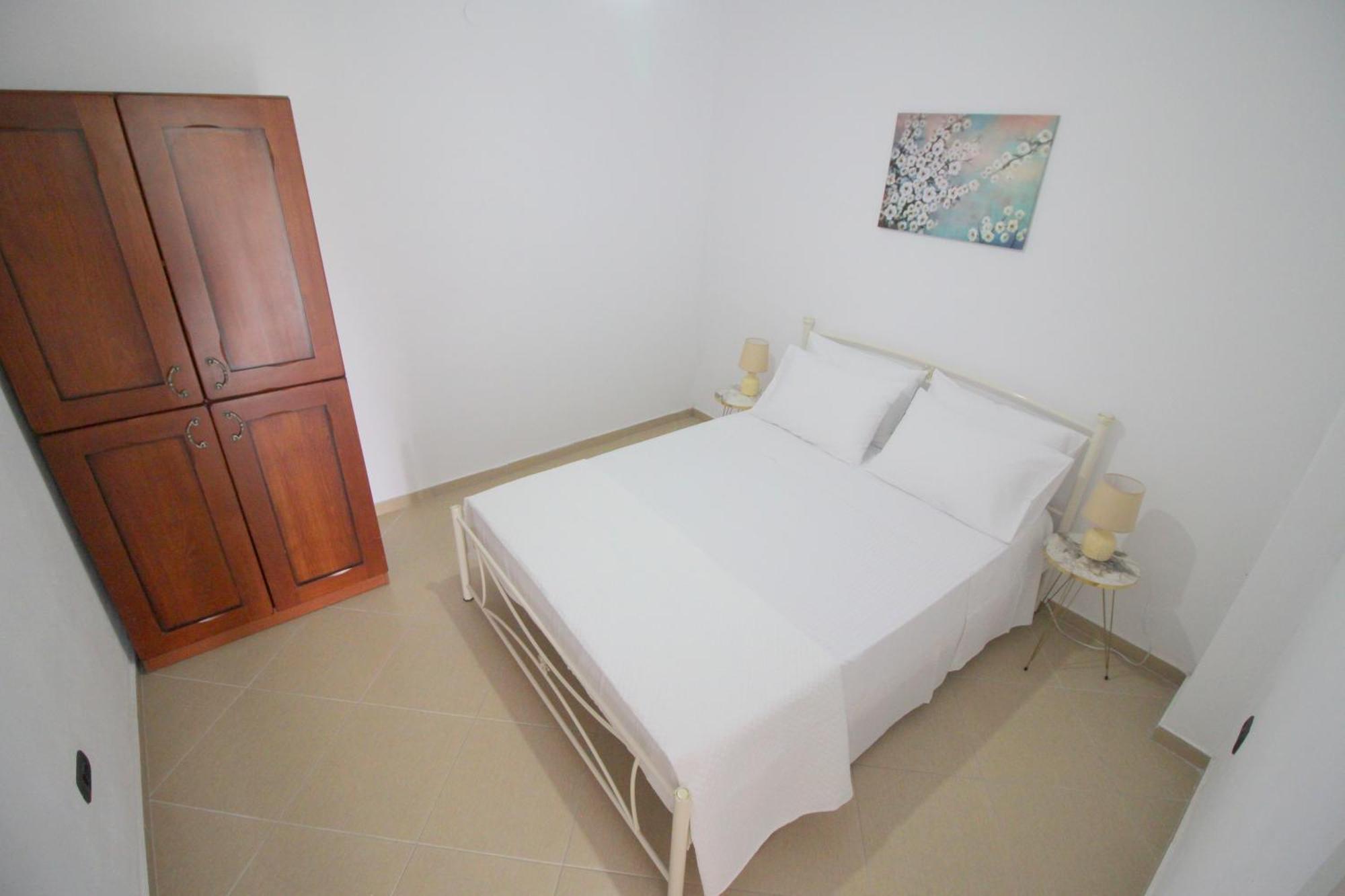 Nefeli'S Apartment Himare Exterior foto