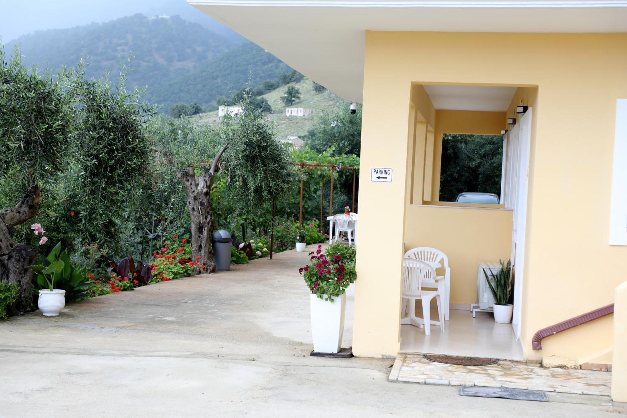 Nefeli'S Apartment Himare Exterior foto